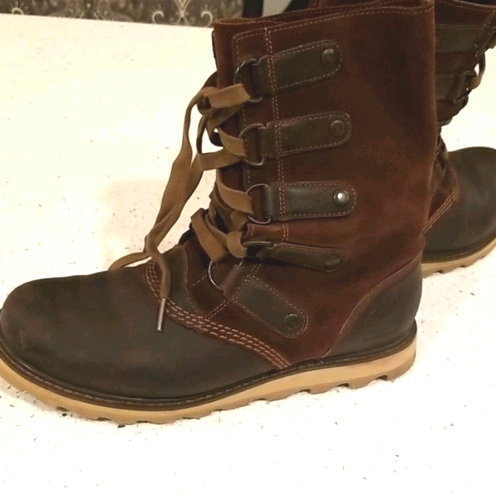 - SOREL-flawless! like new Emily Lace up leather combat boots